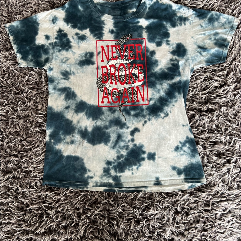 “Never Broke Again” Women’s Graphic T-Shirt L (Rue 21)